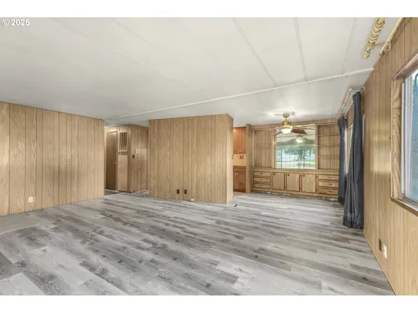 6855 20TH AVE, Salem, OR 97306