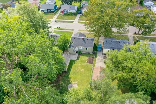 Oak Park, MI 48237,23210 Ithaca ST