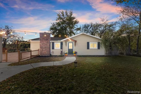 Lake Orion, MI 48362,551 Joslyn RD