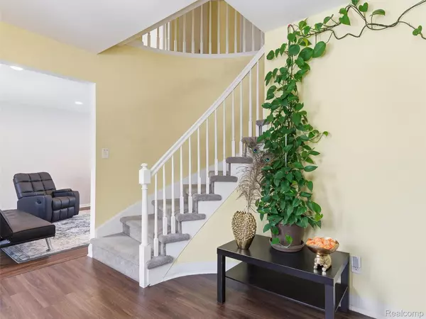 Farmington, MI 48336,25379 Briarwyke DR