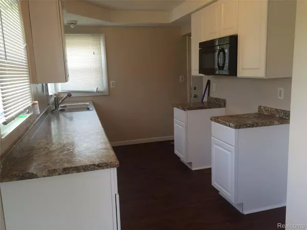 Inkster, MI 48141,30057 Spring Arbor DR