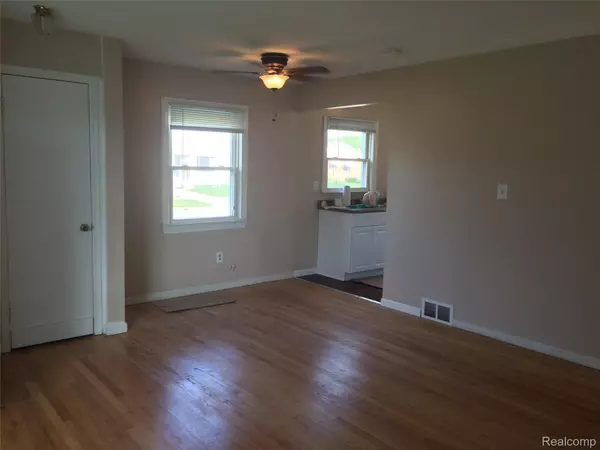 Inkster, MI 48141,30057 Spring Arbor DR