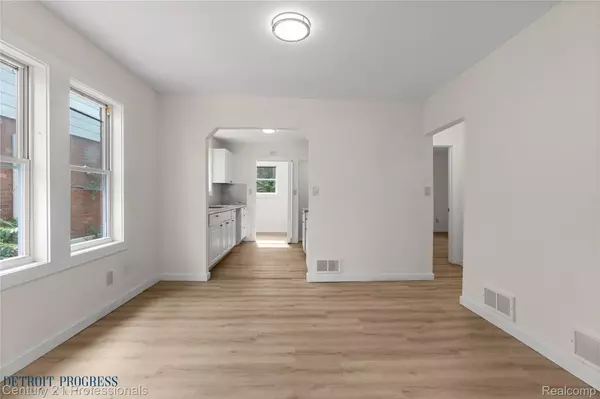 Detroit, MI 48221,16809 Woodingham DR