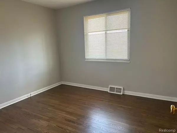 Redford, MI 48240,16429 Kinloch