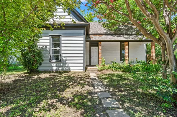 Hillsboro, TX 76645,102 Chestnut Street