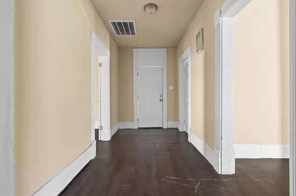 Hillsboro, TX 76645,102 Chestnut Street