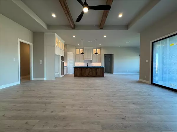 Godley, TX 76044,136 Grey Wolf