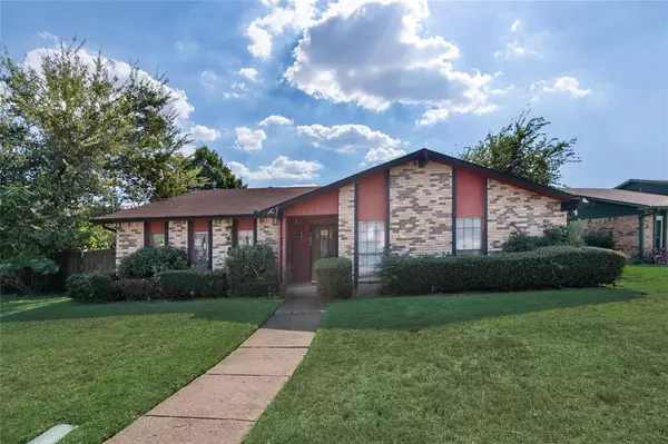 Dallas, TX 75249,7626 Ashcrest Lane