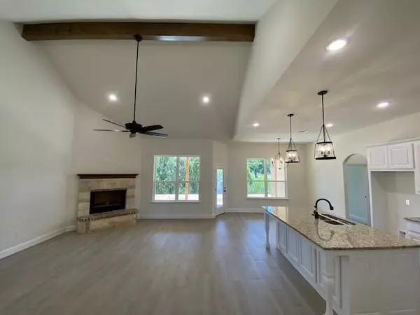 Springtown, TX 76082,1004 Hennesay Park