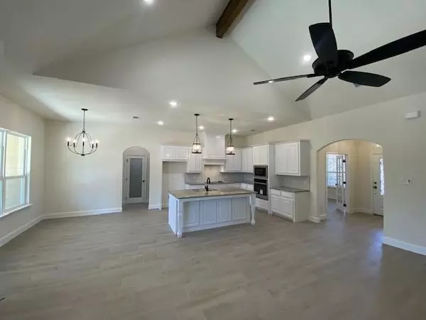 Springtown, TX 76082,1004 Hennesay Park