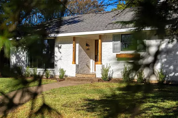 Dallas, TX 75238,9747 Parkford Drive