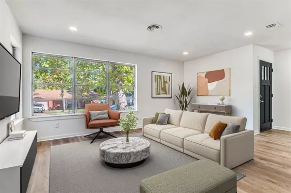 Fort Worth, TX 76112,6920 Robinhood Lane