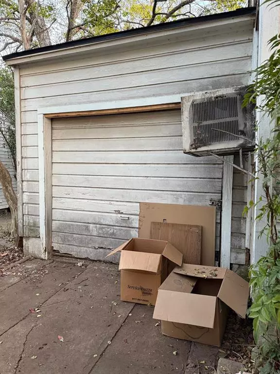 Dallas, TX 75224,3230 S Llewellyn Avenue