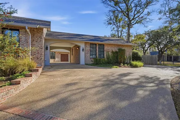 Woodway, TX 76712,15021 Sendero Lane