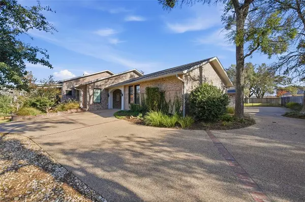 Woodway, TX 76712,15021 Sendero Lane