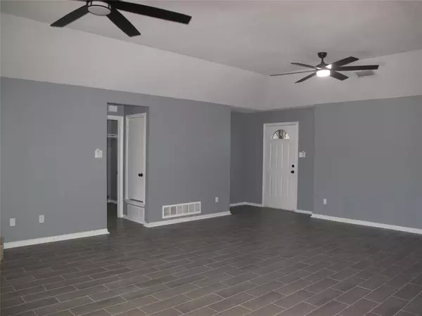 Waxahachie, TX 75165,100 Otter