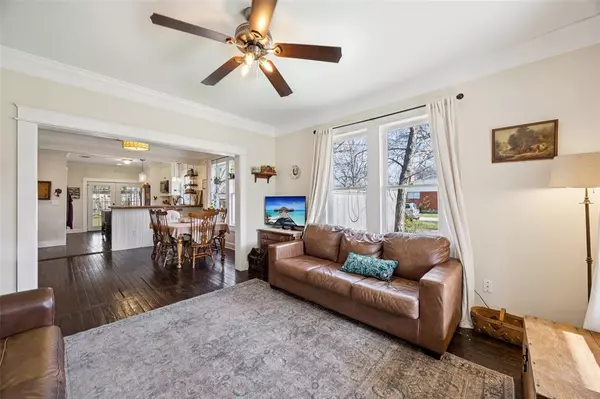 Waxahachie, TX 75165,211 E Ross Street