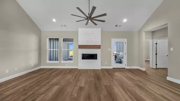 Poolville, TX 76487,Eleanor TBD Three Quater Loop