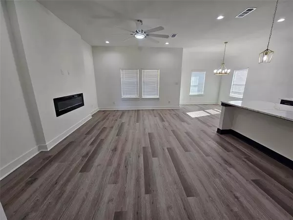 Azle, TX 76020,136 Rosemary