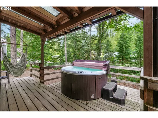 Rhododendron, OR 97049,21760 E TREE SWALLOW LN