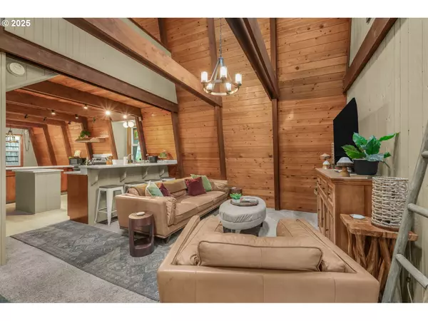 Rhododendron, OR 97049,21760 E TREE SWALLOW LN