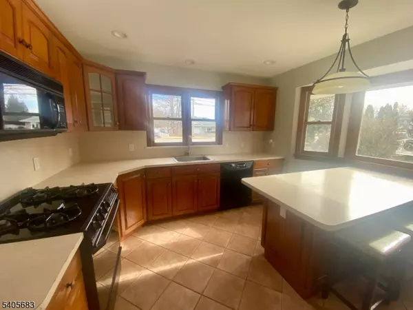 Pequannock Twp., NJ 07444,215 Boulevard