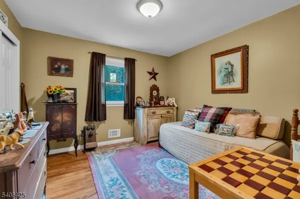 17 Sunnyside Rd, Howell Twp., NJ 07731