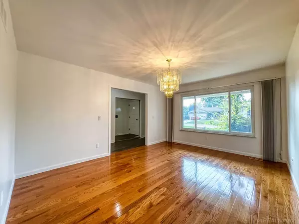 Sterling Heights, MI 48310,37210 Almont DR