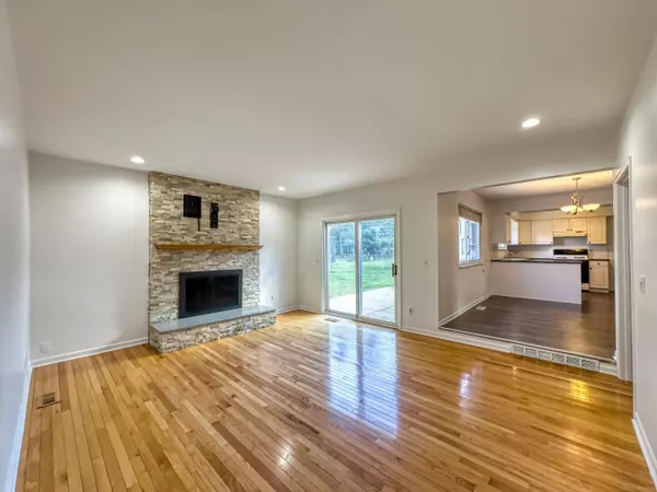 Sterling Heights, MI 48310,37210 Almont DR