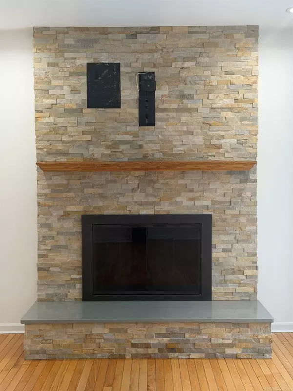 Sterling Heights, MI 48310,37210 Almont DR