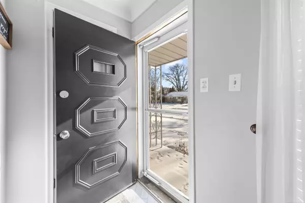 Royal Oak, MI 48073,915 Midland AVE