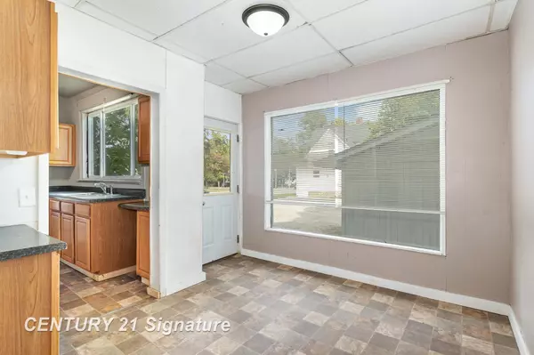 Mount Pleasant, MI 48858,805 S Douglas ST