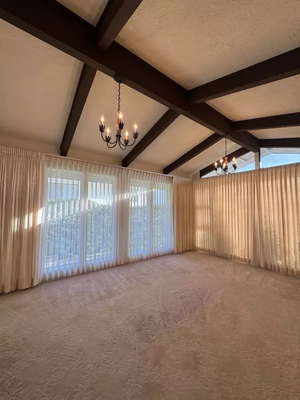 Hilo, HI 96720,1088 APONO PL