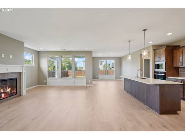 La Center, WA 98629,148 E 24TH AVE