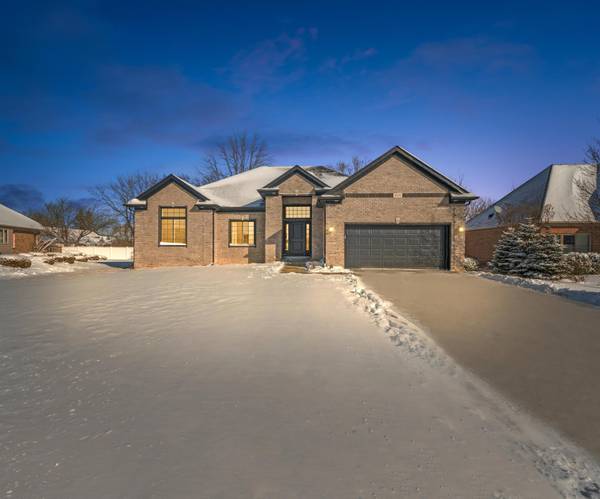 8459 Talon CT, Newport, MI 48166