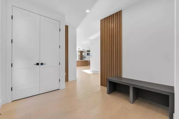 Chestermere, AB T1X 3G2,99 South Shore RD