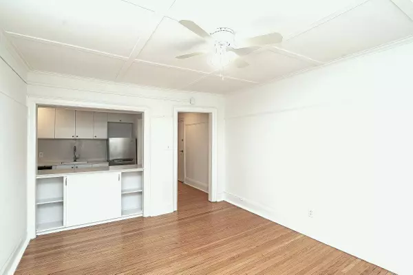 Toronto C03, ON M6C 2M1,100 Vaughan RD #17