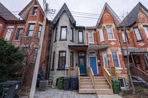13 Manning AVE, Toronto C01, ON M6J 2K3