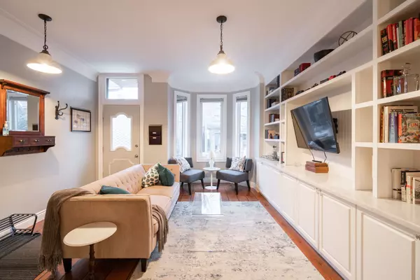 Toronto C01, ON M6J 2K3,13 Manning AVE