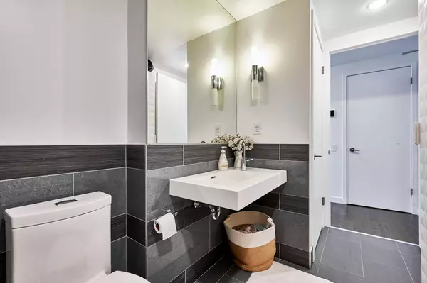 Toronto C08, ON M5A 0E3,70 Distillery LN #2102