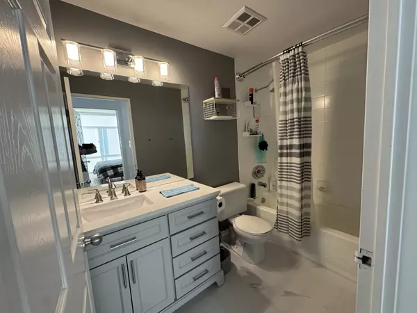 Toronto C08, ON M5A 4R2,39 PARLIAMENT ST #1101