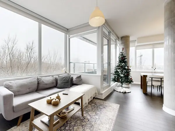 120 Bayview AVE #S202, Toronto C08, ON M5A 3R7