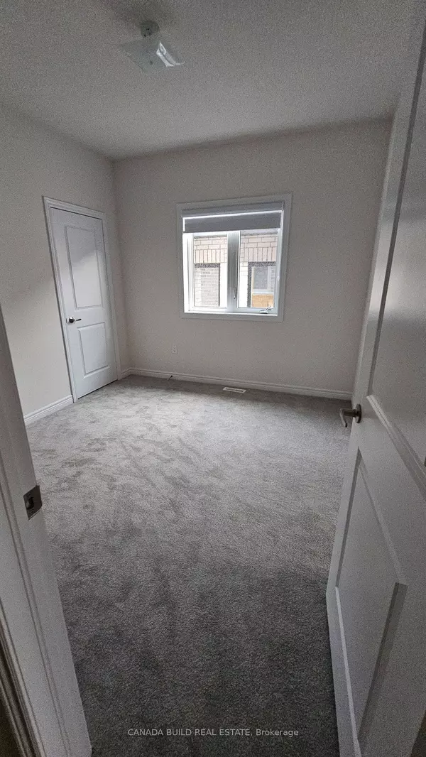 Oshawa, ON L1H 8L7,2133 Coppermine ST