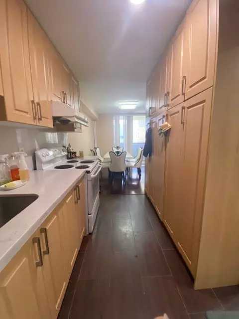 Toronto E03, ON M4C 5L4,1 Massey SQ #519