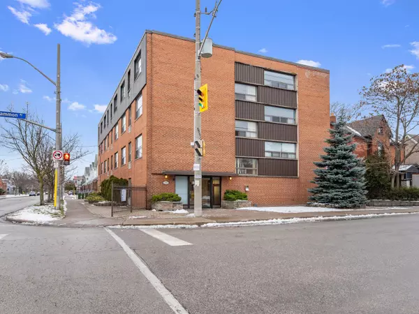 325 Sammon AVE #307, Toronto E03, ON M4J 2A1