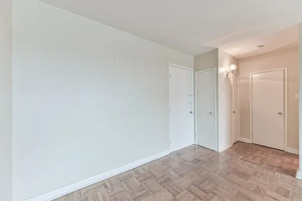 Toronto E03, ON M4J 2A1,325 Sammon AVE #307