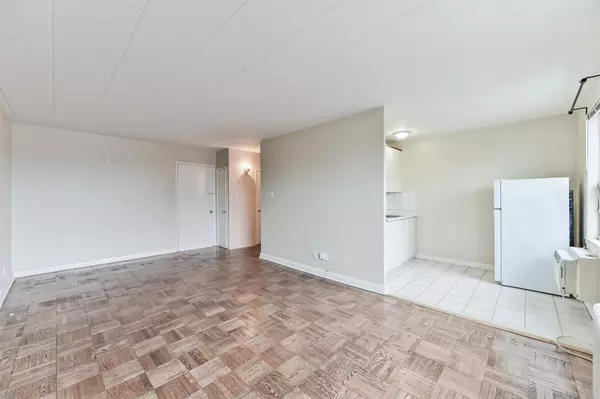 Toronto E03, ON M4J 2A1,325 Sammon AVE #307