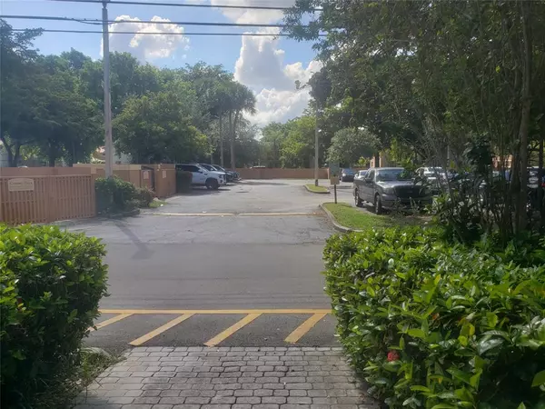 Coral Springs, FL 33071,1853 N University Drive