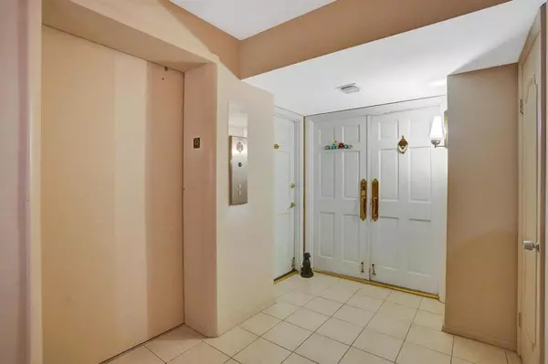 Fort Lauderdale, FL 33308,4280 Galt Ocean Dr #10A