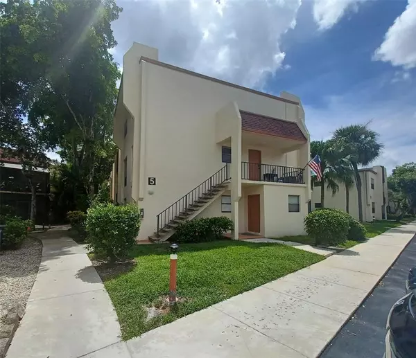 301 N Pine Island Rd #216, Plantation, FL 33324